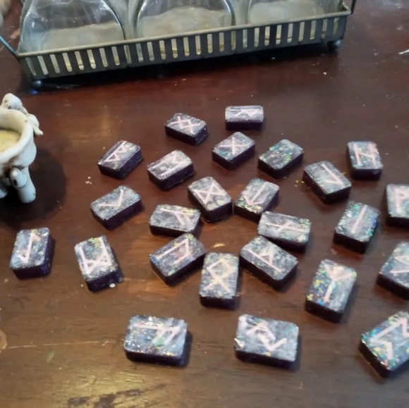 Prismatic Runes/Elder Futhark - Picture 5 of 7